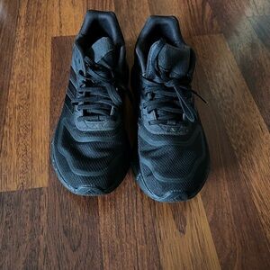 Adidas Black Athletic Sneakers Modern Lace-Up Design